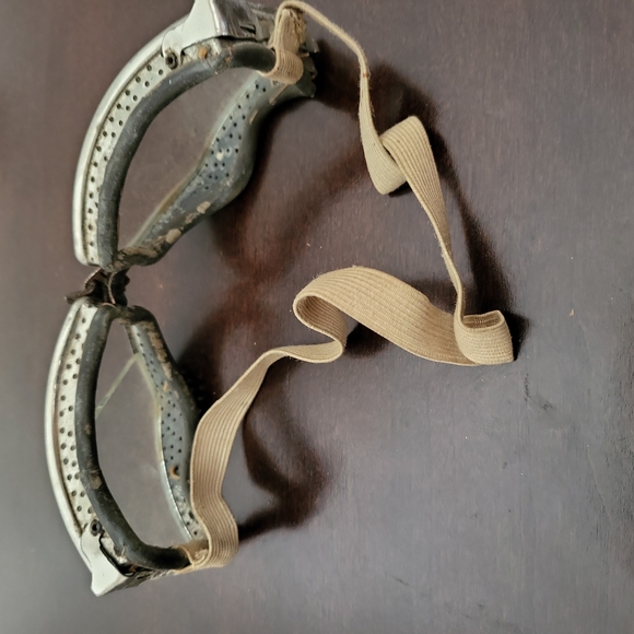 Original Vintage Goggles With Original Tin Box Motorcycle and Auto - Picture 3 of 3